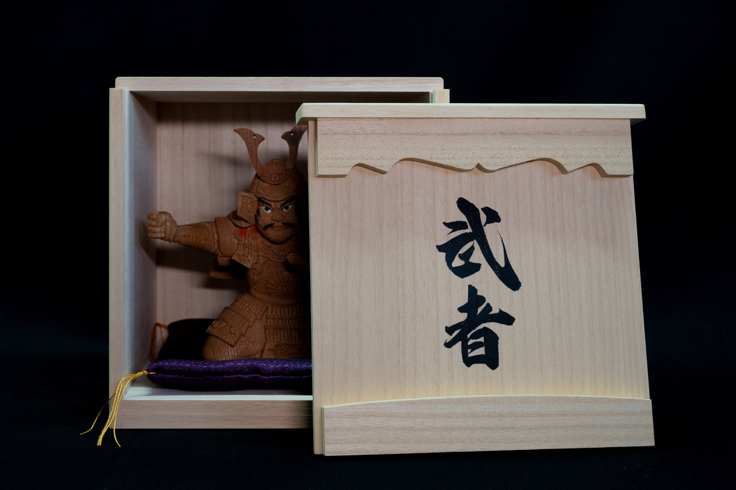 Wooden Warrior Statue – MUSHA/木彫 武者