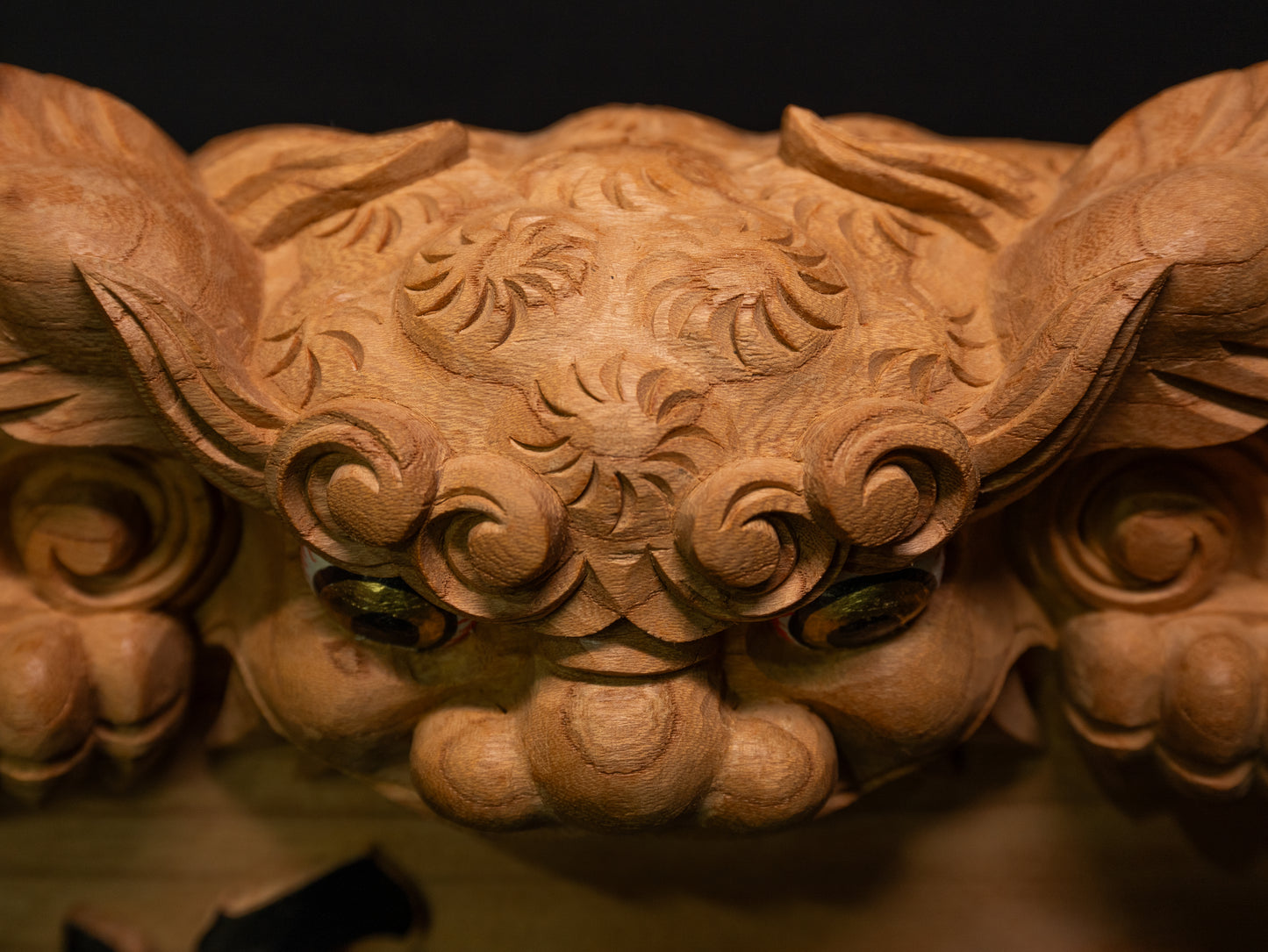 獅噛表札（台付） / Shishigami Nameplate (With Base)